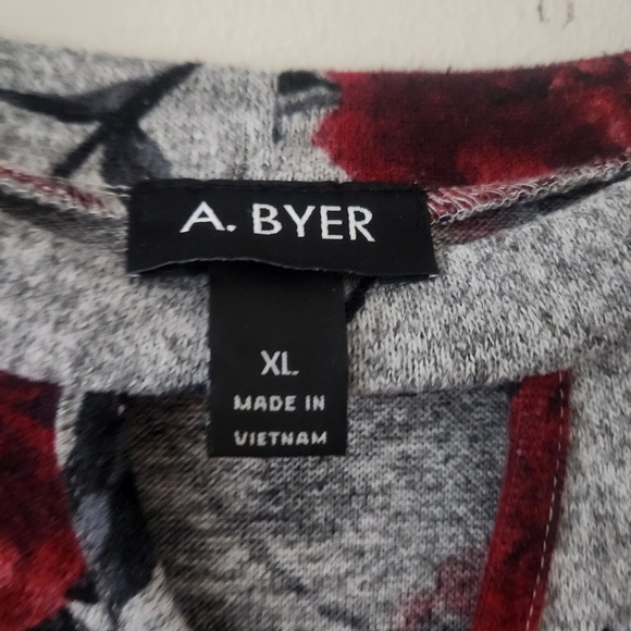 A. BYER gray floral flare blouse keyhole detail top womens XL roses career - Picture 7 of 7